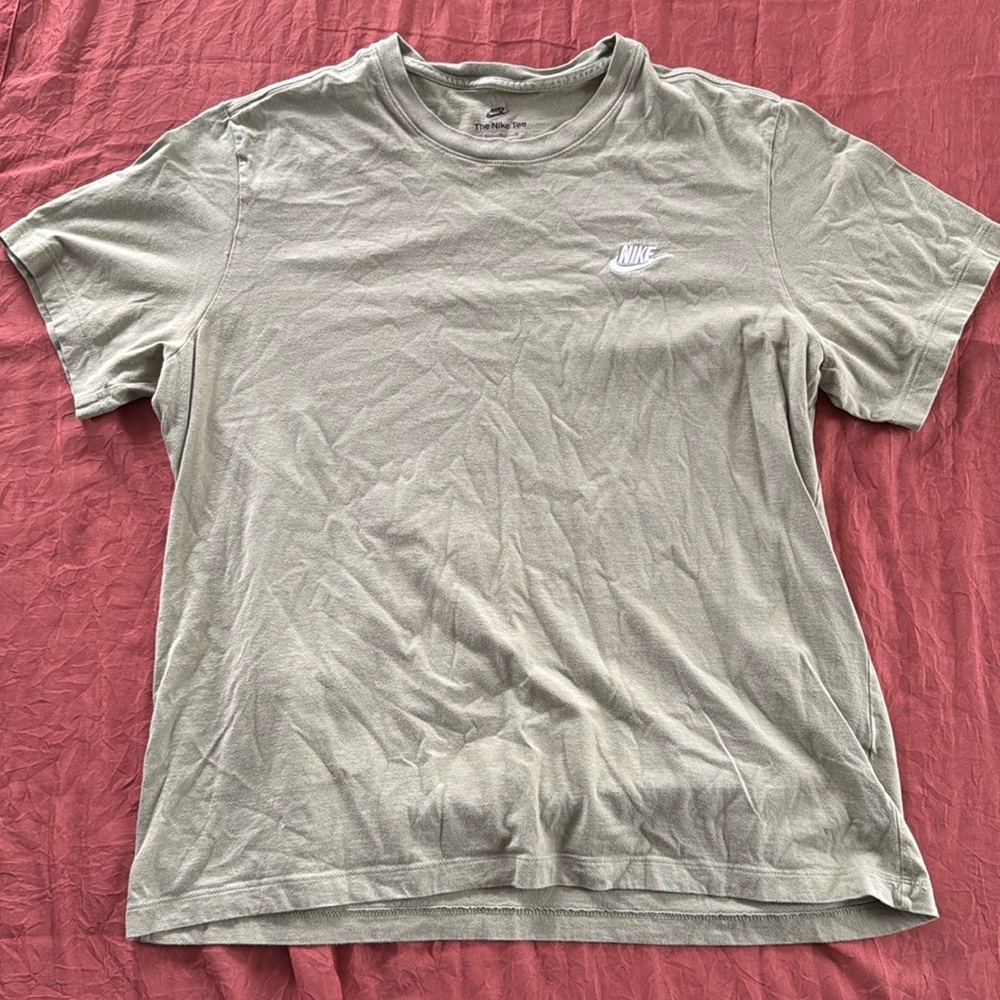 Men’s Nike tee